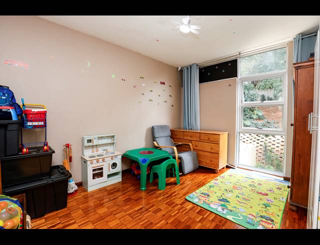 3 BEDROOM APARTMENT FOR SALE IN GLENWOOD